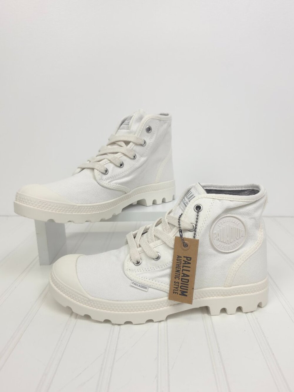 NIB Women's Palladium Pampa Hi Round Toe Lace Up Booties Star White Size 8.5 - Picture 5 of 11